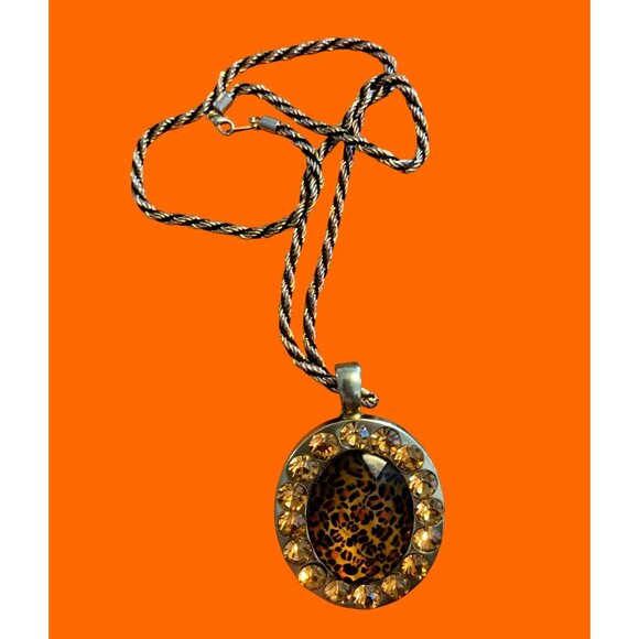 Leopard Print Pendant Necklace With Rhinestone Accents Twisted Chain - Picture 1 of 4